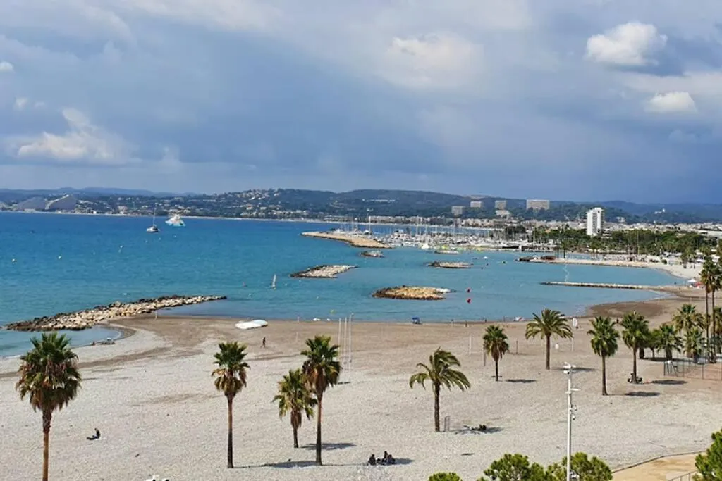 Superbe Appartement Plage Saint-Laurent Du Var Saint-Laurent-du-Var